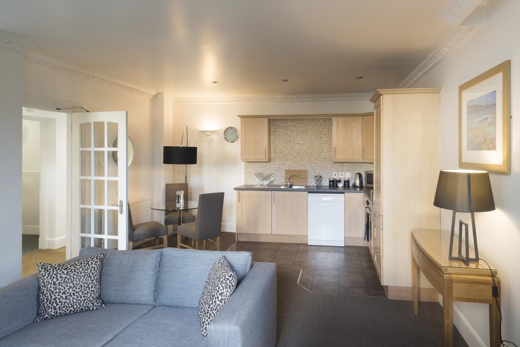 إدنبرة Fountain Court Apartments - Royal Garden الغرفة الصورة